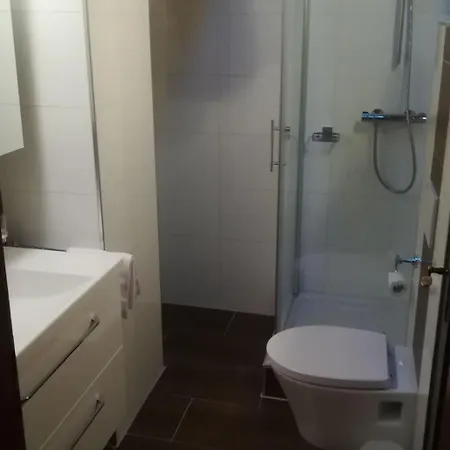In Mit Grossem Garten By Interhome Prázdninový dům *